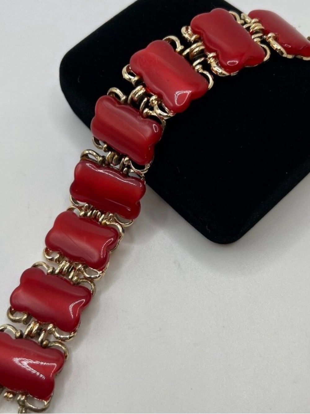 Coro Cherry Red Moonglow Thermoset Link Bracelet - Picture 2 of 7
